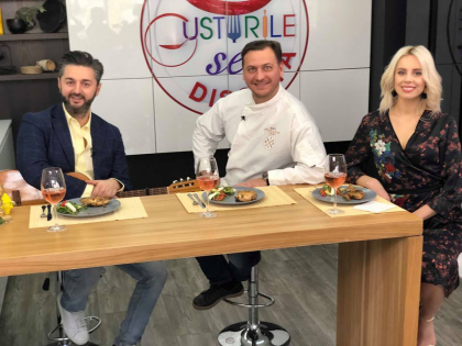 A pregatit iepure la tigaie! Cat de bine se pricepe Adrian Ursu in bucatarie - FOTO A pregatit iepure la tigaie! Cat de bine se pricepe Adrian Ursu in bucatarie - FOTO