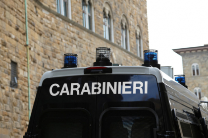 Un roman din Italia a amenintat ca isi va da foc, dupa ce si-a pierdut locul de munca Un roman din Italia a amenintat ca isi va da foc, dupa ce si-a pierdut locul de munca