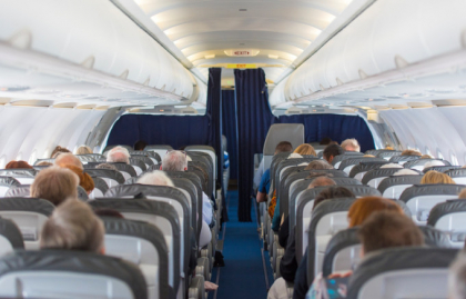 Un avion a aterizat fortat dupa ce un pasager a amenintat echipajul cu stiloul Un avion a aterizat fortat dupa ce un pasager a amenintat echipajul cu stiloul