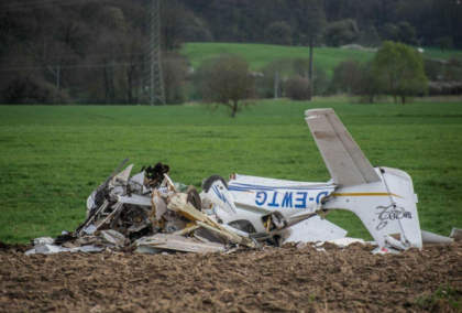 Doua avioane de mici dimensiuni s-au ciocnit in Germania. Cel putin doua persoane s-au stins - FOTO