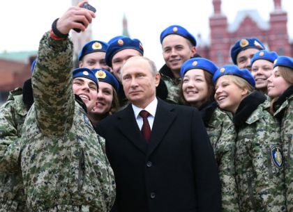 Rusia cheama acasa zeci de mii de studenti din Marea Britanie si "tari neprietenoase" Rusia cheama acasa zeci de mii de studenti din Marea Britanie si "tari neprietenoase"