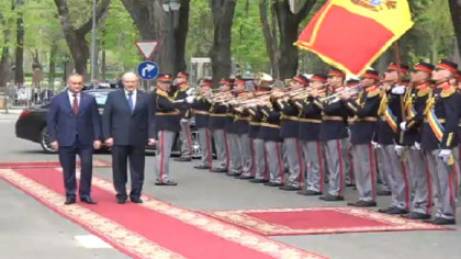 URMARESTE LIVE. Ceremonia oficiala de intampinare a Presedintelui Belarusului, Aleksandr Lukasenko, de catre Igor Dodon URMARESTE LIVE. Ceremonia oficiala de intampinare a Presedintelui Belarusului, Aleksandr Lukasenko, de catre Igor Dodon