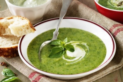 Detoxifiere dupa Paste: Supa de broccoli cu ghimbir si spanac
