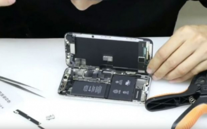 A desfacut un iPhone X si a publicat filmarea pe YouTube! Imaginile care i-au uimit pe fani - VIDEO