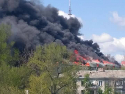 Incendiul de la Telecentru a fost vizibil de la zeci de kilometri. Oraseni din toate colturile capitalei au facut poze si au filmat norul urias de fum care a cuprins Institutul de Zoologie - FOTO Incendiul de la Telecentru a fost vizibil de la zeci de kilometri. Oraseni din toate colturile capitalei au facut poze si au filmat norul urias de fum care a cuprins Institutul de Zoologie - FOTO