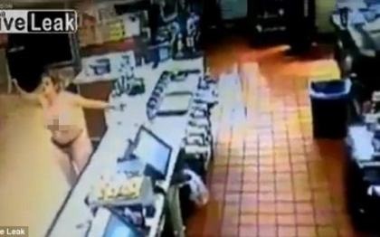 O americanca a facut dezastru intr-un McDonald\'s. Intreg incidentul a fost inregistrat de camerele de securitate. VIDEO