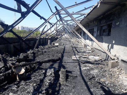 Imagini devastatoare de dupa incendiul de la Institutul de Zoologie al Academiei de Stiinta a Moldovei. Acoperis distrus si geamuri sparte - GALERIE FOTO