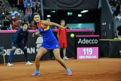FED CUP Romania 2-0 Elvetia. Victorie entuziasmanta a Irinei Begu. Prima reactie dupa victoria cu Bacszinsky - FOTO