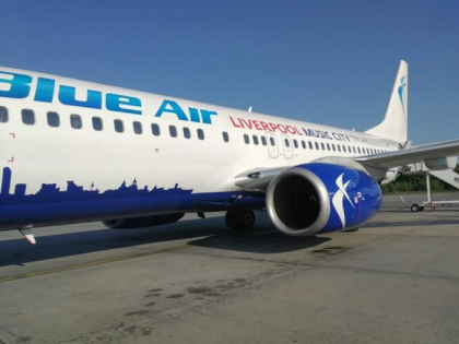Aterizare de urgenta pe Aeroportul Otopeni, Romania. Fum suspect, la unul dintre motoare - FOTO Aterizare de urgenta pe Aeroportul Otopeni, Romania. Fum suspect, la unul dintre motoare - FOTO