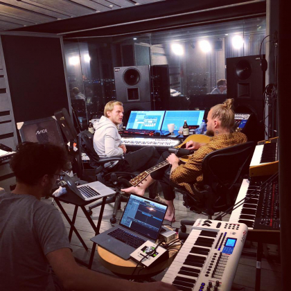 "Nu imi place sa fiu in centrul atentiei". Avicii marturisea cat de greu i-a fost in cariera