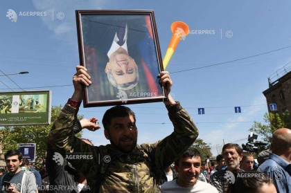 Premierul armean, Serj Sargsyan si-a prezentat demisia, pe fondul protestelor antiguvernamentale Premierul armean, Serj Sargsyan si-a prezentat demisia, pe fondul protestelor antiguvernamentale