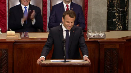 Macron a ironizat gesturile de afectiune dintre el si Trump, in Congresul american Macron a ironizat gesturile de afectiune dintre el si Trump, in Congresul american