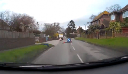 O soferita din Marea Britanie bauta, tradata de propria camera video. Femeia a ramas fara permis 1 an - VIDEO