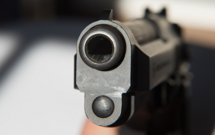Un politist din Romania impuscat in cap din greseala de iubita lui a murit, la 3 luni dupa incident Un politist din Romania impuscat in cap din greseala de iubita lui a murit, la 3 luni dupa incident