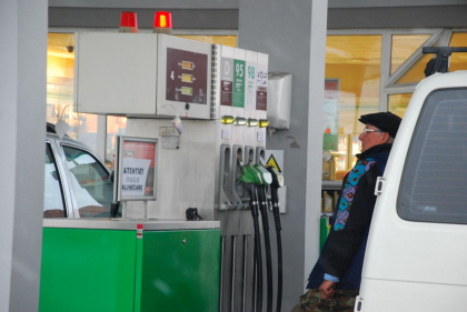 Se scumpesc carburantii. ANRE a stabilit noile preturi plafon pentru urmatoarele doua saptamani Se scumpesc carburantii. ANRE a stabilit noile preturi plafon pentru urmatoarele doua saptamani
