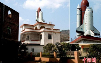 Un barbat din China a construit o copie a unei nave spatiale pe acoperisul casei sale. Cum isi motiveaza gestul