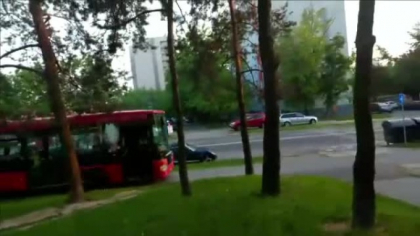 Autobuz scapat de sub control, in timp ce soferul plecase la WC. Pe cine a lasat la volan Autobuz scapat de sub control, in timp ce soferul plecase la WC. Pe cine a lasat la volan