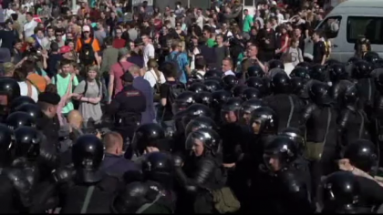 Peste 1.600 de persoane arestate dupa protestele anti-Putin din Rusia Peste 1.600 de persoane arestate dupa protestele anti-Putin din Rusia