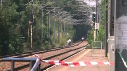 Ce facea femeia, care se afla pe calea ferata, in momentul in care trenul de pe cursa Chisinau-Bucuresti a lovit-o in plin, langa o statie de la Ungheni. Detalii noi. Ce spun medicii