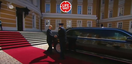 Cum arata noua limuzina ruseasca, facuta special pentru Vladimir Putin si masinile altor presedinti - VIDEO/FOTO