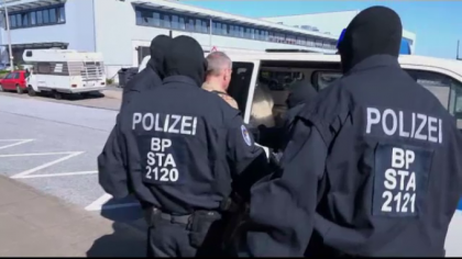 Cetateni moldoveni, cu pasapoarte romanesti false, prinsi in Germania Cetateni moldoveni, cu pasapoarte romanesti false, prinsi in Germania