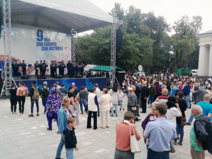 URMARESTE LIVE. Ziua Victoriei si Ziua Europei, sarbatorite in centrul capitalei. Ce se intampla acum in PMAN