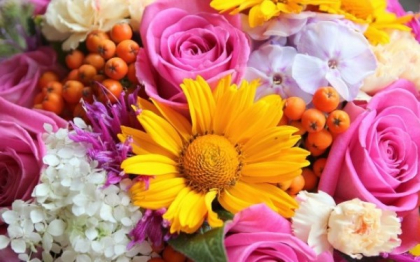 MESAJE DE FLORII. Ce SMS-uri si urari le puteti trimite celor dragi de FLORII MESAJE DE FLORII. Ce SMS-uri si urari le puteti trimite celor dragi de FLORII
