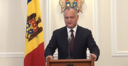 Dodon ii da replica lui Candu: "Nu stiu ce e cu ei, ori nu au pregatire juridica, ori se pregatesc de campania pentru parlamentare. Mai au oleaca, iar dupa alegeri, democratii vor obtine statut de observator. Le urez succes"