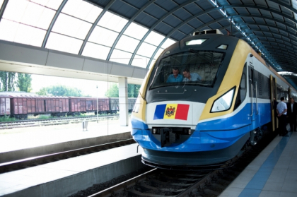 Calatorii cu trenul mai ieftine. De astazi, vom plati mai putin pentru un bilet spre cateva destinatii din Romania, Ucraina si Rusia. Costurile si lista curselor