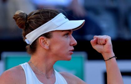 Simona Halep - Maria Sharapova 4-6; 6-1; 6-4. Simona este in finala la Roma Simona Halep - Maria Sharapova 4-6; 6-1; 6-4. Simona este in finala la Roma