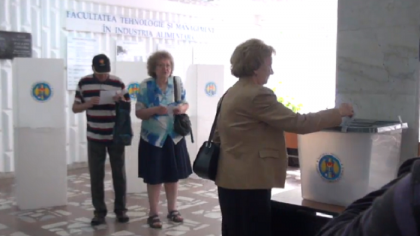 Zinaida Greceanii si-a exprimat votul: "Am votat pentru o persoana care a masurat tot Chisinaul cu propriile picioare"