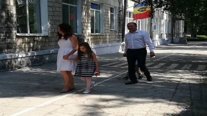 Candidatul PSRM la functia de primar general al capitalei, Ion Ceban, si-a exprimat votul: "Am pus stampila pentru un oras curat si frumos" - FOTO