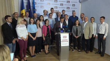 Andrei Nastase, dupa anuntarea primelor rezultate preliminare: "Am demonstrat ca se poate", Maia Sandu: "Am obtinut o prima victorie" Andrei Nastase, dupa anuntarea primelor rezultate preliminare: "Am demonstrat ca se poate", Maia Sandu: "Am obtinut o prima victorie"