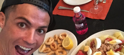 Ce mananca Ronaldo pentru a fi intr-o forma incredibila. Meniul deosebit de usor Ce mananca Ronaldo pentru a fi intr-o forma incredibila. Meniul deosebit de usor