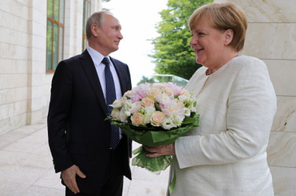 Bild: De ce florile oferite de Putin lui Merkel reprezinta de fapt o jignire Bild: De ce florile oferite de Putin lui Merkel reprezinta de fapt o jignire