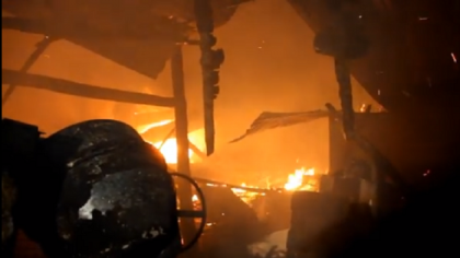Incendiu devastator, la Straseni. Un depozit imens, cuprins de flacari: 14 autospeciale cu peste 80 de pompieri au luptat cu focul. Imagini de la fata locului - GALERIE FOTO/VIDEO