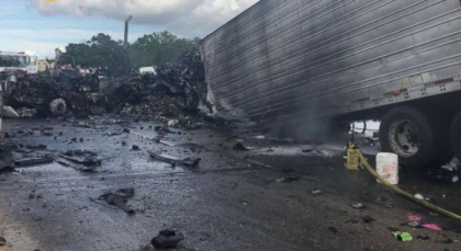Accident infiorator pe o autostrada din SUA. 4 persoane au murit si 13 sunt ranite - GALERIE FOTO