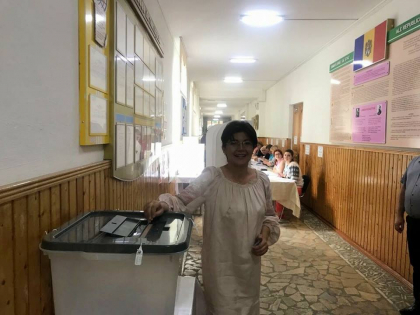 Fostul primar interimar al capitalei, Silvia Radu, si-a exercitat dreptul de vot: "Am ales rational, pe cel care, cred eu, va putea face lucruri bune pentru Chisinau"
