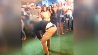 A dansat, iar acum este anchetat. Un agent FBI l-a impuscat din intamplare pe un necunoscut in timp ce incingea ritmul de dans A dansat, iar acum este anchetat. Un agent FBI l-a impuscat din intamplare pe un necunoscut in timp ce incingea ritmul de dans