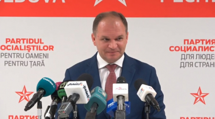 Socialistul Ion Ceban asteapta rezultatele alegerilor pentru sefia capitalei impreuna cu mama sa si presedintele Dodon, la sediul PSRM: "Suntem pregatiti pentru toate scenariile"