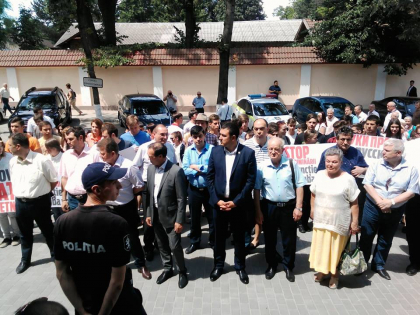 URMARESTE LIVE. Protest organizat de PSRM impotriva incercarilor de a priva limba rusa de statutul de limba de comunicare interetnica