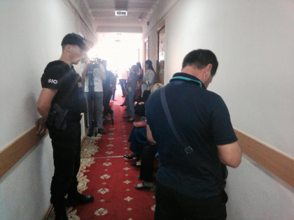 URMARESTE LIVE. Procurorii cer mandate de arestare pentru cei 6 profesori de la ASEM, retinuti pentru ca ar fi luat bani de la studenti pentru sustinerea examenelor