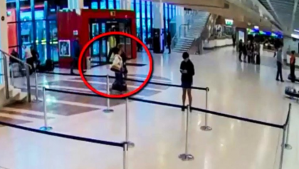 O moldoveanca de 23 de ani, retinuta pe Aeroportul din Chisinau pentru proxenitism: racola tinere din tara si le indemna sa presteze servicii sexuale in Turcia - VIDEO O moldoveanca de 23 de ani, retinuta pe Aeroportul din Chisinau pentru proxenitism: racola tinere din tara si le indemna sa presteze servicii sexuale in Turcia - VIDEO