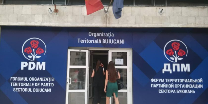 Explicatia PDM dupa ce sediul Buiucani al Judecatoriei Chisinau " a imbracat" haine de partid - ZdG.md Explicatia PDM dupa ce sediul Buiucani al Judecatoriei Chisinau " a imbracat" haine de partid - ZdG.md