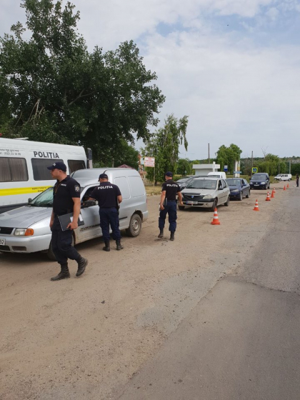 Peste 260 de soferi vitezomani - amendati ieri de politisti. Unul dintre sofer, in stare de ebrietate. Amenda pe care au primit-o - FOTO