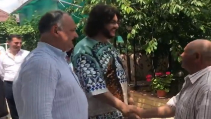 "Mamaliga, peste prajit, frigarui din prepelita si placinte cu branza si marar" - Meniul pregatit de mama presedintelui Dodon pentru Filip Kirkorov: "Vom intra si in beci"