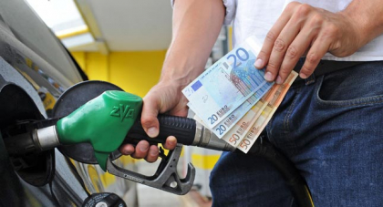 Cat castiga benzinariile si care este cota impozitelor in costul carburantilor. ANRE a trimis descifrarea preturilor stabilite la benzina si motorina Cat castiga benzinariile si care este cota impozitelor in costul carburantilor. ANRE a trimis descifrarea preturilor stabilite la benzina si motorina