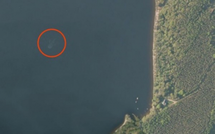 Imaginile surprinse cu un satelit Apple au atras atentia specialistilor: "E monstrul din Loch Ness". FOTO Imaginile surprinse cu un satelit Apple au atras atentia specialistilor: "E monstrul din Loch Ness". FOTO