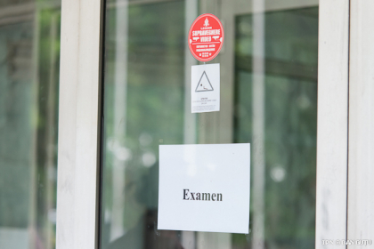 Prima eliminare la BAC. Un elev a fost dat afara din sala de examen la disciplina de profil: a incercat sa copieze