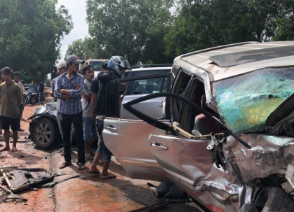 Print din Cambodgia, implicat intr-un accident grav. Sotia sa e la un pas de moarte Print din Cambodgia, implicat intr-un accident grav. Sotia sa e la un pas de moarte